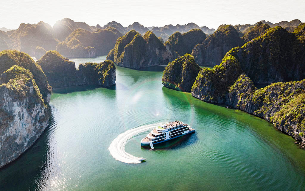 Sail into luxury with Lyra Grandeur Cruise